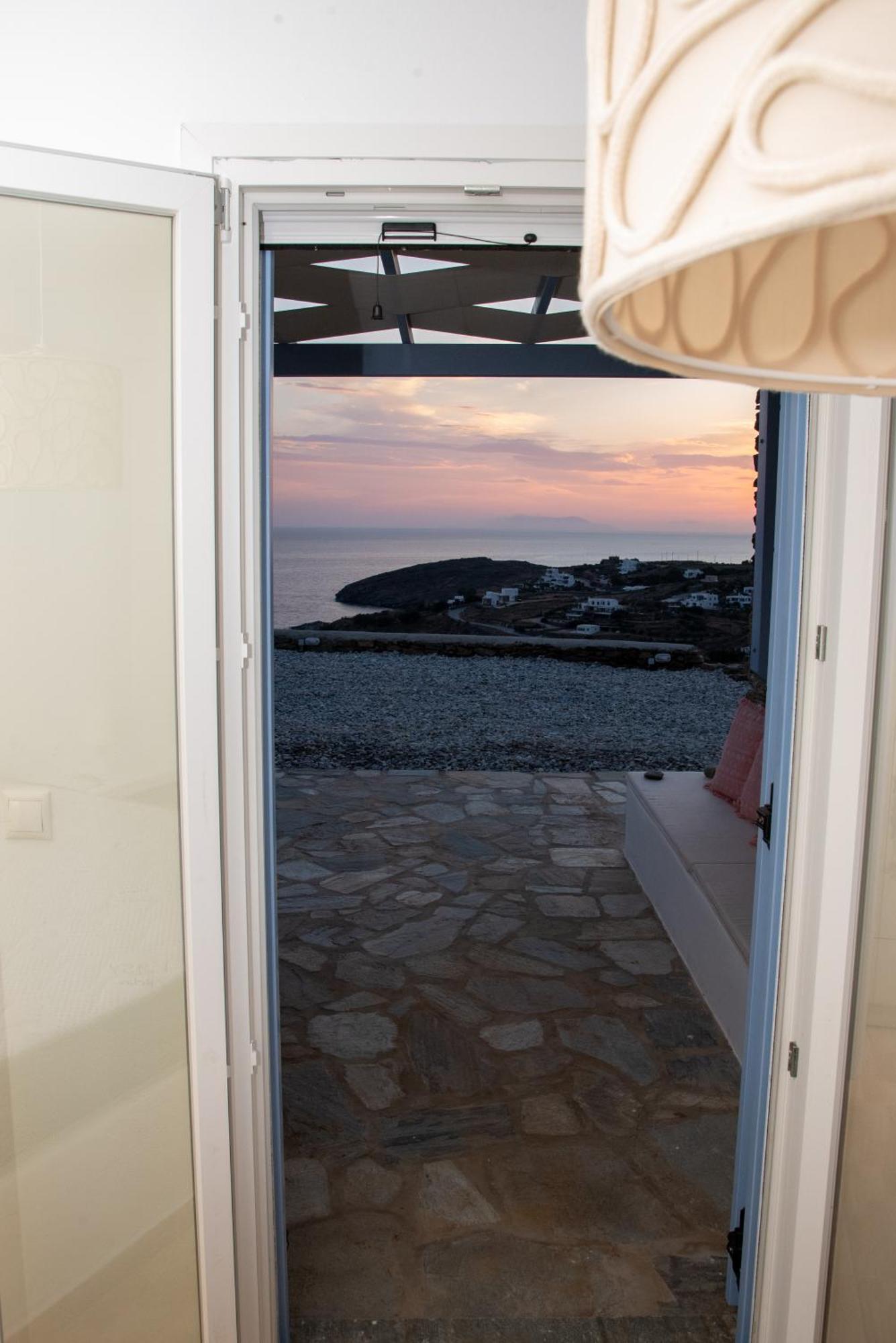 Iliopetra Residence Agios Romanos ภายนอก รูปภาพ