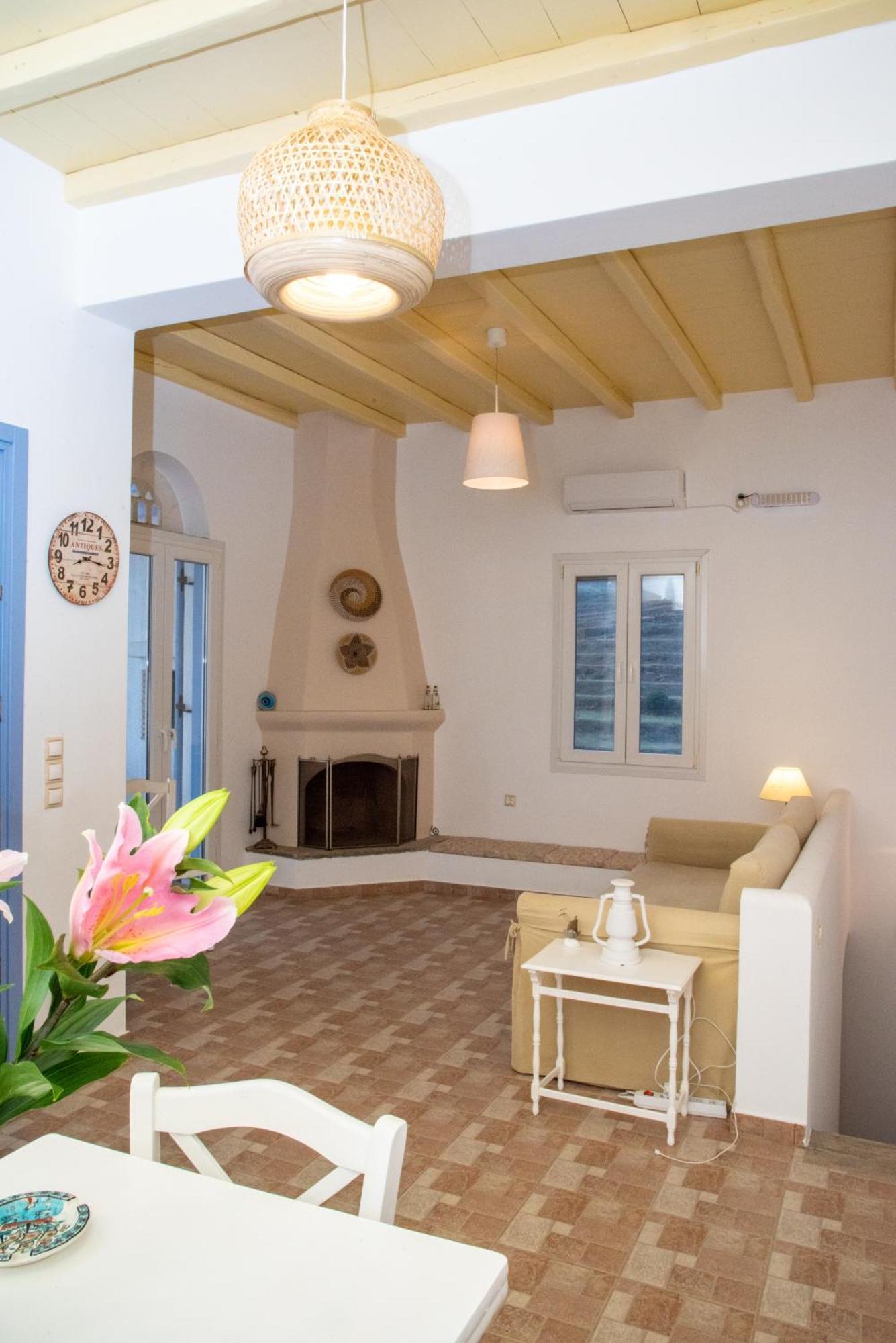 Iliopetra Residence Agios Romanos ภายนอก รูปภาพ